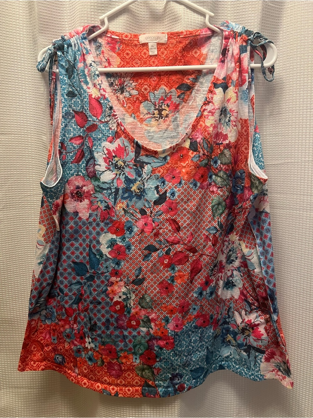 Floral Tie-Shoulder V-Neck Tank Top - Multicolor